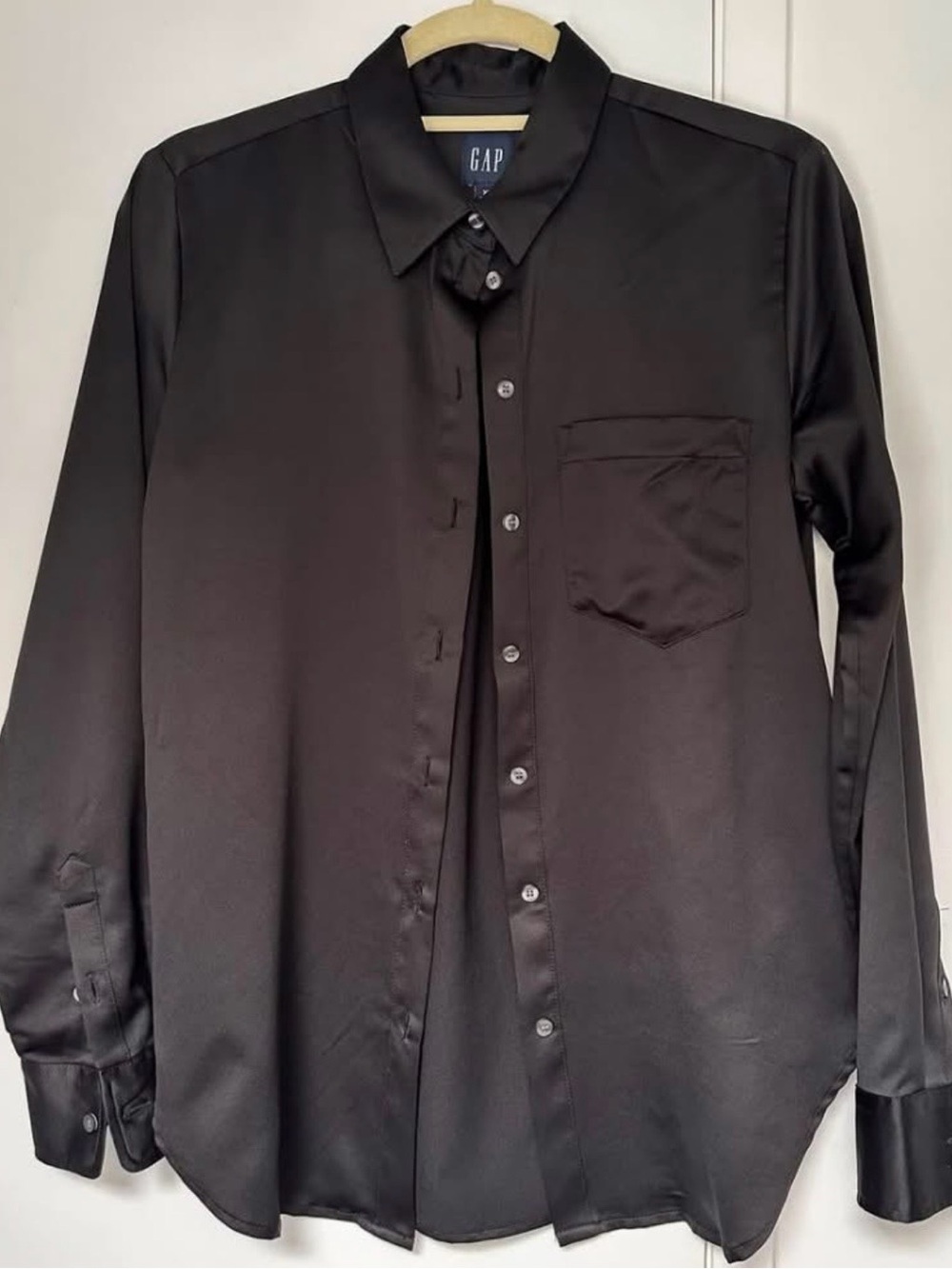 GAP Women's Black Satin Button-Up Blouse XS